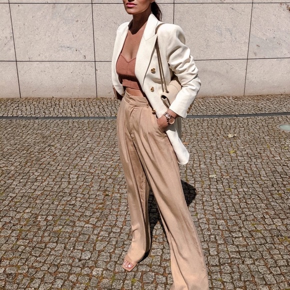 ✨BLOGGER FAV✨ NWT Zara Blazer with Buttons - Picture 3 of 16